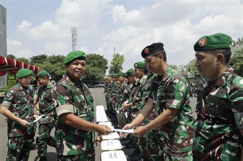 Bingkisan Lebaran Dari Pangdam Vbrawijaya Untuk Prajurit Harian Surabaya