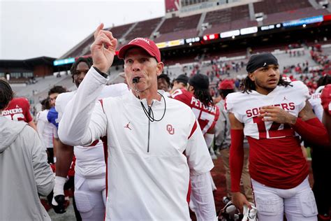 Oklahoma football coach Brent Venables’ ‘challenge’ for Sooners upon SEC move | Yardbarker