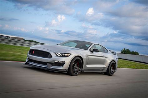 The 2020 Shelby GT350R Gets Even Faster With Gear From Its GT500 Cousin