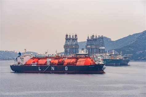 Oman Lng Signs Year Supply Agreement With Totalenergies