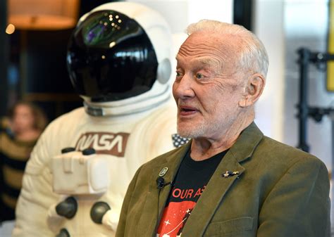 Famed astronaut Buzz Aldrin lands at Hanover's Maryland Live casino ...