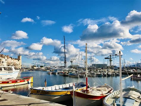 La Ciotat: Old port and beaches in the sun (Provence)