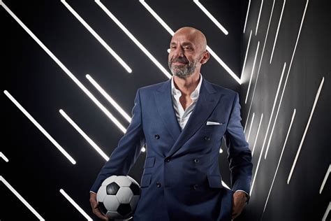 Morto Gianluca Vialli Leggenda Del Calcio Italiano Sport