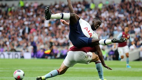 Premier League Tottenham Hotspur Feiern Sieg Gegen Aston Villa Der