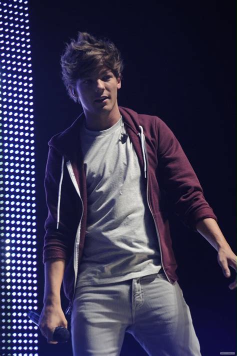 Famous Bulges On Twitter Rt Thefamousbulges Louis Tomlinson Dick