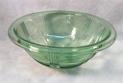 Vintage Hazel Atlas Green Depression Criss Cross Mixing Bowl W Rolled