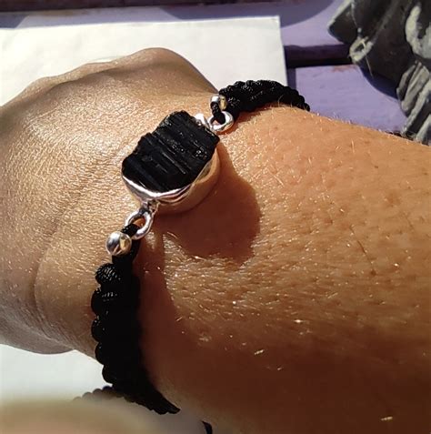 Pulsera De Turmalina Negra Radial En Plata Y Macram Azabache Minerales