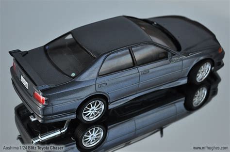 Aoshima Blitz Toyota Chaser JZX 100 1/24 scale. Photographs.