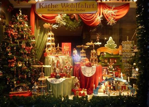 Mighty Lists: 15 amazing department store christmas window displays