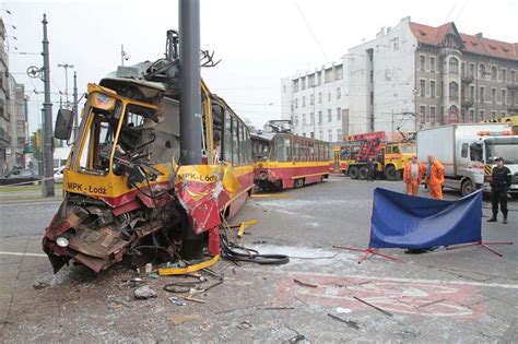 Wypadek Tramwajowy Motorniczy Nie Yje Os B Rannych