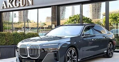 Sizce Bmw Mi Mersedes Mi Kizlarsoruyor