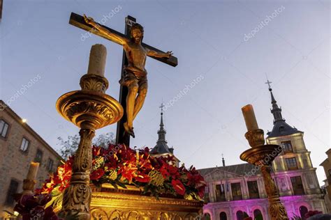 Hermandad De Nuestra Seora Del Amparo De Toledo Con Los Pasos De La