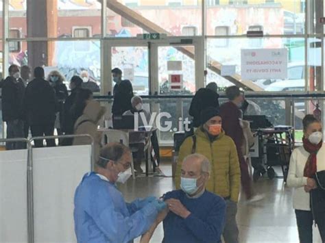 Al Palatrincee Di Savona Al Via Le Vaccinazioni Per Gli Over