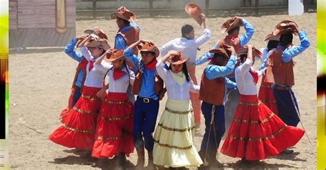 Byahero Rodeo Masbateño Festival 2014 Barn Dance Competition