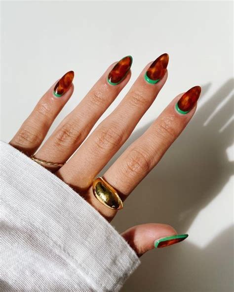 Tortoise Nails That Are Super Trendy Right Now Prada Pearls