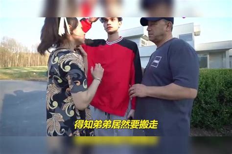 熊孩子要离家出走？哥哥全力阻拦，网友：这次铁了心了！熊孩子哥哥全力