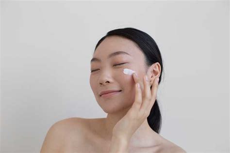 6 Cara Membuat Skincare Sendiri Dengan Modal Minim