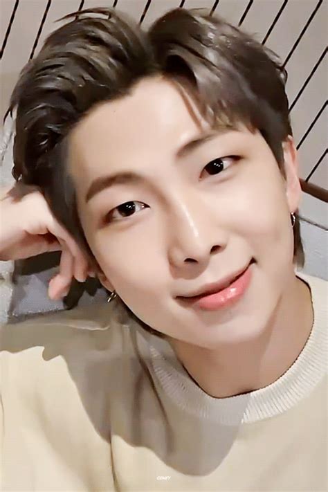 Bts Community Posts 남준 시🐨 자고 일어나보니 나 생일 이야요💜 별안간 남준이가 일기를 써놨는데 난