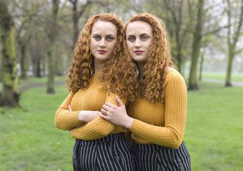 Thought Provoking Portraits Of Identical Twins Reveal Their Similarities And Differences Twins