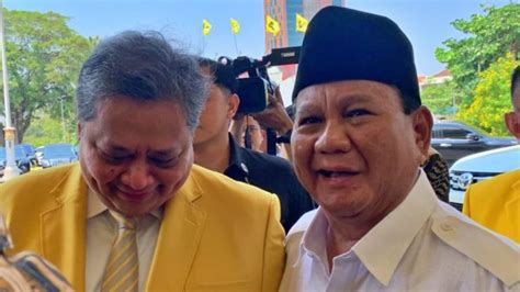 Sambutan Hangat Airlangga Saat Prabowo Menyambangi Markas Golkar Digo Id