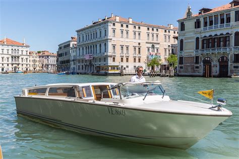 Book your Venice Water Taxi to/from your Apartment | VOV Concierge