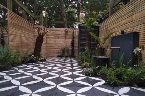 Backyard Landscaping Ideas: Decorative garden tiles