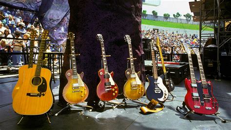 'Led Zeppelin Live:' A Photo Book of the Group at Its Concert Peak