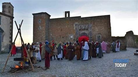 Tra le mura del borgo fantasma torna la magia della Natività FOTO