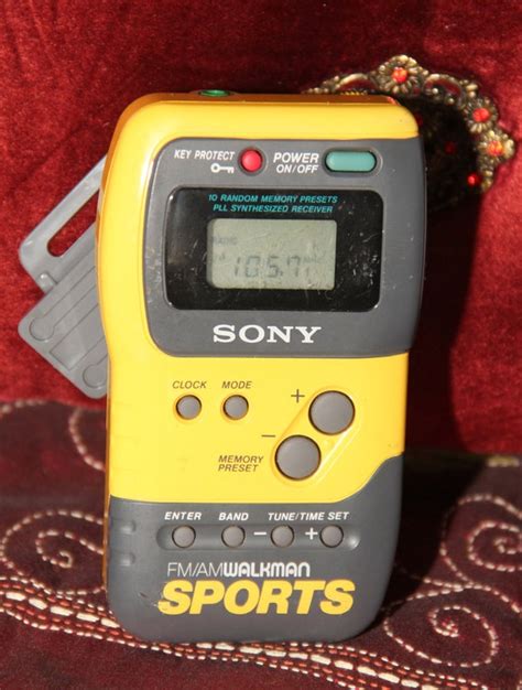 SONY Yellow Walkman SRF M70 Sports Radio Walk Man By So1980s