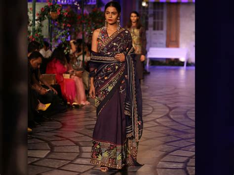 Rahul Mishras Show At The Fdci India Couture Week 2019