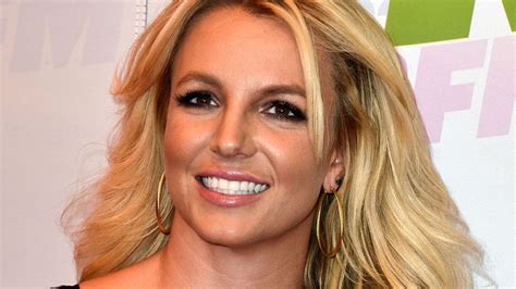 Lieblingspose Britney Spears Zeigt Wieder Ihren Nackten Po