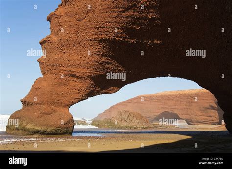 Rock Arches Sur La Plage De Legzira Sur L Oc An Atlantique Km Au