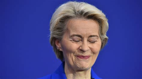 Erste Hilfe Ursula Von Der Leyen Rettet Passagier Und Das Nicht Zum