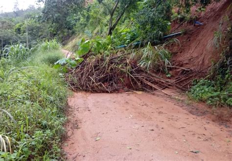 Temporal Interdita Estradas E Causa Queda De Barrancos E De Rvores Em