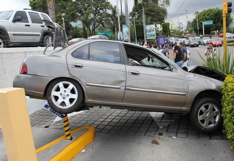 ATIENDE POLICÍA VIAL ACCIDENTE DE DOMINGO DÍEZ Zona Centro Noticias