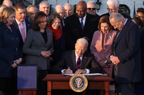 Biden Signs Bipartisan Infrastructure Bill ‘america Is Moving Again • Nevada Current