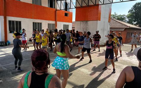 Aula De Ritbox Atra O Na Vila Ol Mpica De Belford Roxo Belford