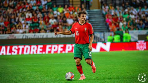 Jo O Neves Nomeado Para Melhor Jogador Emergente Nos Globe Soccer