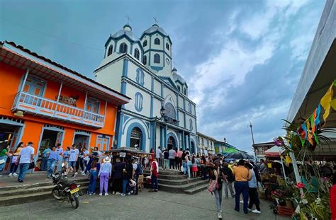 Filandia Así Es El Pueblo En El Quindío Donde Celebran Cada Que Sube