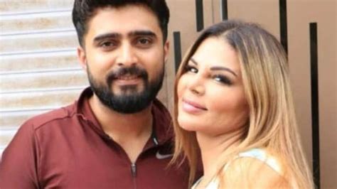 Rakhi Sawant Brutally Trolled For Offering Namaz Incorrectly Amid Adil