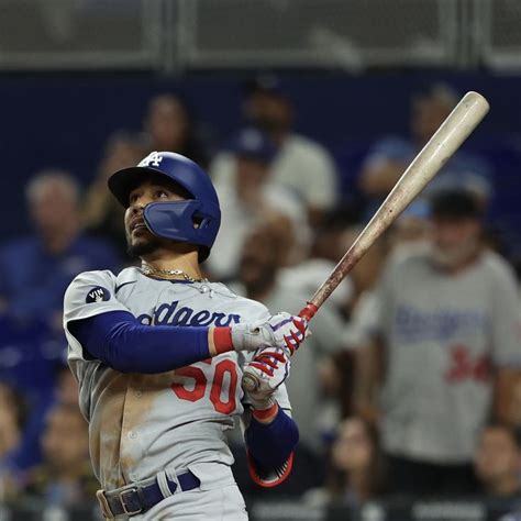 Pin By Alyssa Marie On Wallpapers Dodgers Mookie Betts Baseball