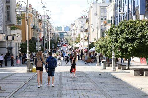 T Umy Na Deptaku W Kielcach Dawano Nie By O Tylu Ludzi W Centrum