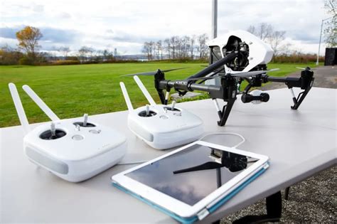 Профессиональный квадрокоптер с камерой и 2 пультами от DJI