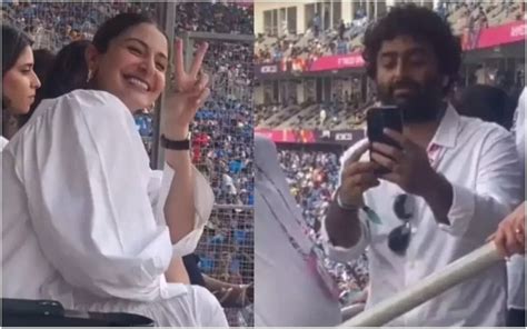 Anushka Sharma Tries To Hide Her Baby Bump After Arijit Singh Captures