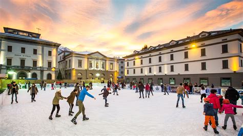 Pista Di Pattinaggio Su Ghiaccio Visita Sondrio