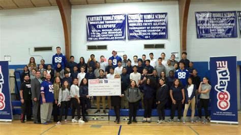 Giants Host Play 60 Event In Carteret Middle School