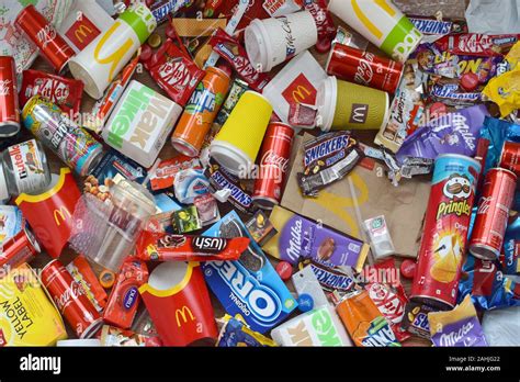 Pile Of Soda Cans High Resolution Stock Photography And Images Alamy