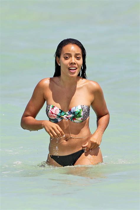 Angela Simmons Showing Off Her Amazing Bikini Body During A Day Out On The Beach Porn Pictures