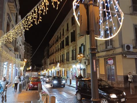 Si Accendono Le Luminarie Di Natale A Torre Del Greco Citt In Festa