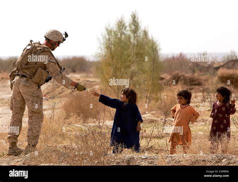 Afghanistan krieg kinder Fotos und Bildmaterial in hoher Auflösung